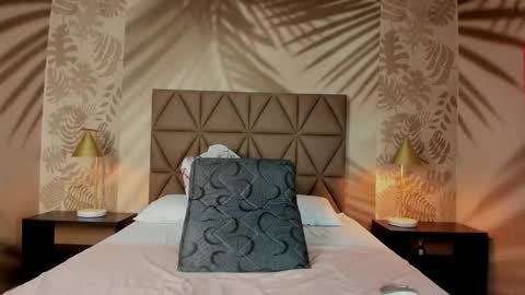 Snapshot of scarleett22 chatting on March 2, 8:04 pm Scarleet online show from March 2, 8:04 pm