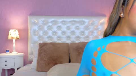 Snapshot of scarleett_fox_ chatting on November 2, 9:28 pm Scartlett online show from November 2, 9:28 pm