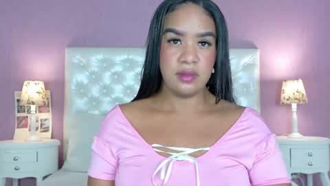 Snapshot of scarleett_fox_ chatting on June 24, 12:53 am Scartlett online show from June 24, 12:53 am