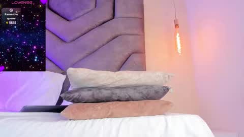 Snapshot of scarleett_johansson chatting on March 6, 10:58 pm Scarlett online show from March 6, 10:58 pm