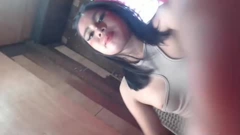 Snapshot of scarlet_111 chatting on January 7, 5:54 am scarlet_111 online show from January 7, 5:54 am