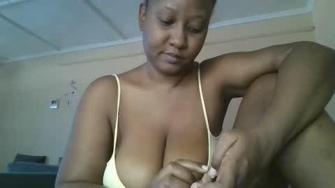 scarlet_25142359 online show from September 19, 8:49 am