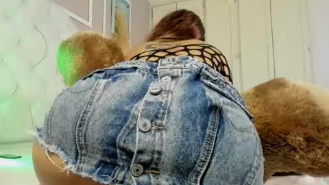 Snapshot of scarlet__hill chatting on December 31, 3:42 pm scarlet hill online show from December 31, 3:42 pm