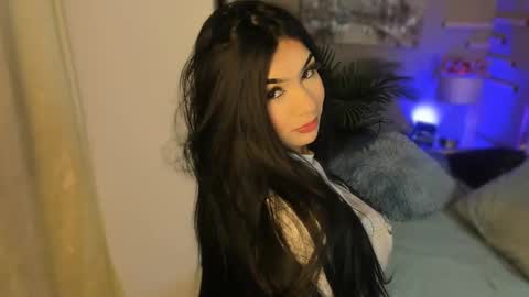 Snapshot of scarlet__hill chatting on January 17, 12:53 am scarlet hill online show from January 17, 12:53 am