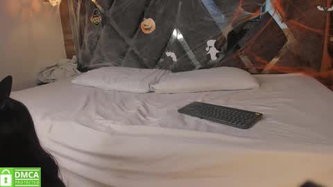 scarlet__jones_ online show from October 24, 8:49 pm