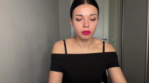 Snapshot of scarlet_daisy_ chatting on May 1, 7:02 am Sophie online show from May 1, 7:02 am