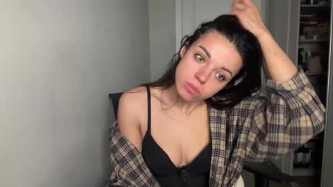 Snapshot of scarlet_daisy_ chatting on May 3, 7:36 am Sophie online show from May 3, 7:36 am