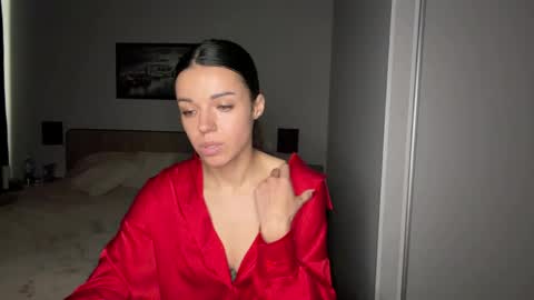 Snapshot of scarlet_daisy_ chatting on May 29, 8:23 am Sophie online show from May 29, 8:23 am