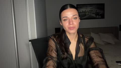 Snapshot of scarlet_daisy_ chatting on June 2, 7:10 am Sophie online show from June 2, 7:10 am