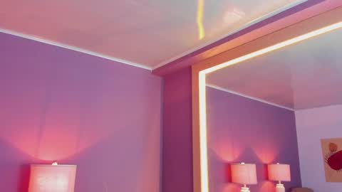 Scarlet Edwars online show from January 16, 1:04 pm