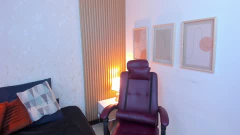 Scarlet Edwars online show from February 9, 12:28 am