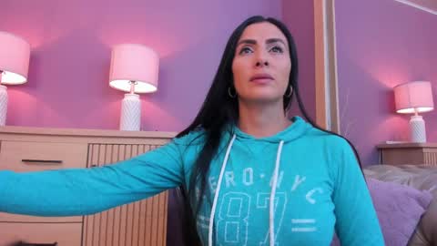 Scarlet Edwars online show from March 7, 12:12 pm