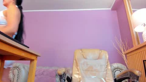 Scarlet Edwars online show from September 17, 6:42 pm