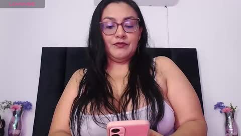 Snapshot of scarlet_ray_ chatting on October 14, 11:33 am Scarlet Ray online show from October 14, 11:33 am