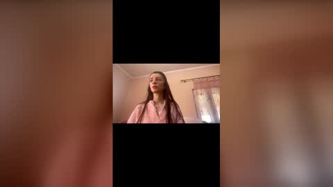 Snapshot of scarlet_rosse chatting on March 3, 9:37 am Scarlet online show from March 3, 9:37 am