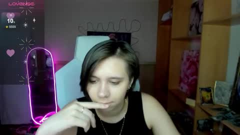 Snapshot of scarlet_sirenn chatting on February 1, 7:18 am Alexandra online show from February 1, 7:18 am