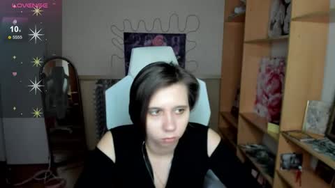 Snapshot of scarlet_sirenn chatting on February 25, 5:17 am Alexandra online show from February 25, 5:17 am