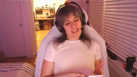 scarlet3 online show from December 8, 4:25 am