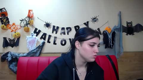 ScarletCargo online show from November 6, 6:09 pm