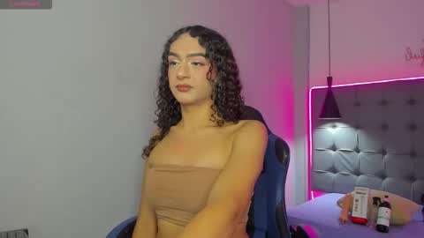 Snapshot of scarletcherry18 chatting on February 15, 3:25 am scarlet online show from February 15, 3:25 am