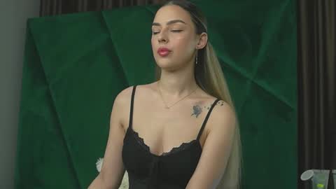 Scarlet online show from October 28, 10:45 pm