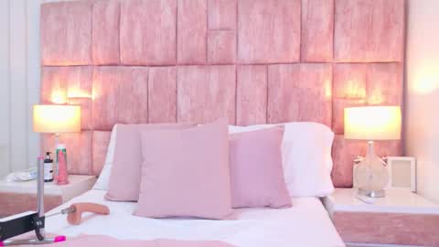 Scarlet Fooxs online show from March 19, 1:26 pm