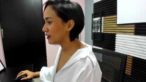Snapshot of scarlethfoxx_ chatting on June 18, 8:02 pm scarlethfoxx_ online show from June 18, 8:02 pm