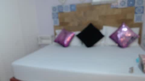 scarlet  online show from September 25, 9:57 am