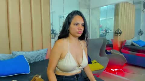 Snapshot of scarletmizstery chatting on August 1, 1:27 am Skarlet online show from August 1, 1:27 am