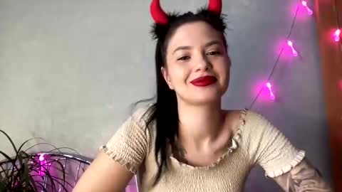 scarletpetal online show from January 20, 6:21 am