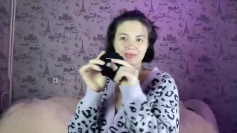 scarletpetal online show from October 19, 11:44 am