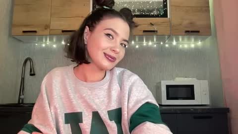 scarletpetal online show from December 21, 12:01 pm