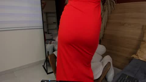 Scarlett  online show from April 14, 8:15 pm