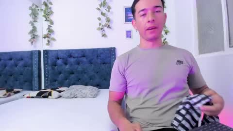 Snapshot of scarlett_777_dante chatting on May 30, 2:36 pm Scarlett y Dante online show from May 30, 2:36 pm