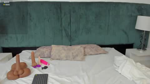 scarlett__noir online show from April 8, 10:32 pm