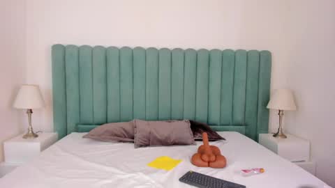 scarlett__noir online show from April 11, 4:00 pm