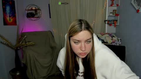 Snapshot of scarlett_badgirl chatting on April 1, 1:41 pm Scarlett online show from April 1, 1:41 pm