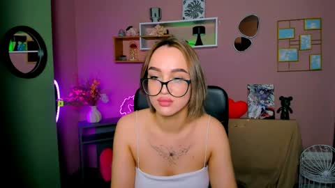 Snapshot of scarlett_badgirl chatting on April 7, 6:03 am Scarlett online show from April 7, 6:03 am