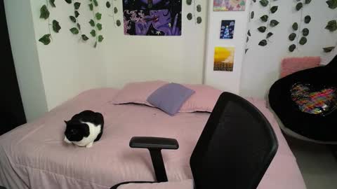Snapshot of scarlett_blackthorne chatting on September 23, 4:48 am Scarlett Blackthorne  online show from September 23, 4:48 am
