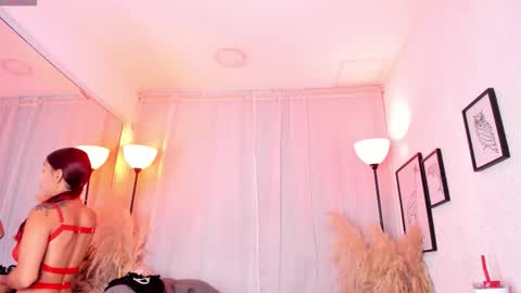 Scarlett Johs online show from October 11, 12:04 pm