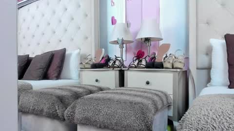 Snapshot of scarlett_leblanc_ chatting on May 4, 11:50 am scarlett_leblanc_ online show from May 4, 11:50 am