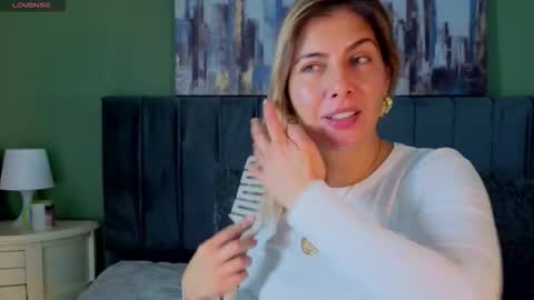 Snapshot of scarlett_moore_ chatting on March 4, 1:50 pm Scarlett online show from March 4, 1:50 pm