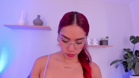 Scarlett Morgan online show from February 5, 7:20 pm