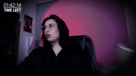 Snapshot of scarlett_sen chatting on June 24, 3:22 pm Mistress Scarlett online show from June 24, 3:22 pm