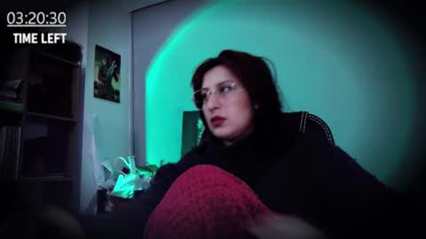 Snapshot of scarlett_sen chatting on July 2, 1:06 pm Mistress Scarlett online show from July 2, 1:06 pm