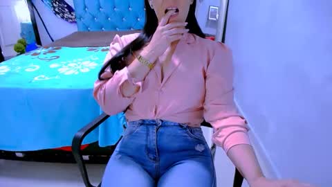 scarlet online show from March 6, 1:29 pm