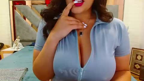 hellen  online show from July 27, 3:19 pm