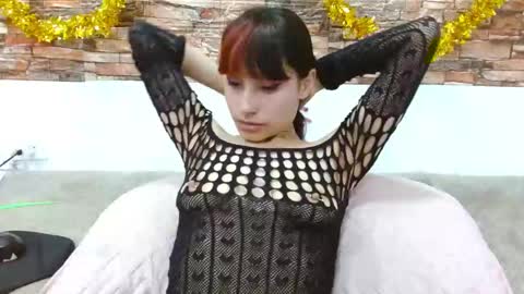 Snapshot of scarlettpinkcs chatting on December 4, 4:38 pm Scarlett pink online show from December 4, 4:38 pm
