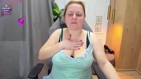 Snapshot of scarlettsoft chatting on March 11, 6:10 am Scarlett online show from March 11, 6:10 am