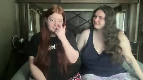 Snapshot of scarletttsinner chatting on February 20, 3:23 pm scarletttsinner online show from February 20, 3:23 pm